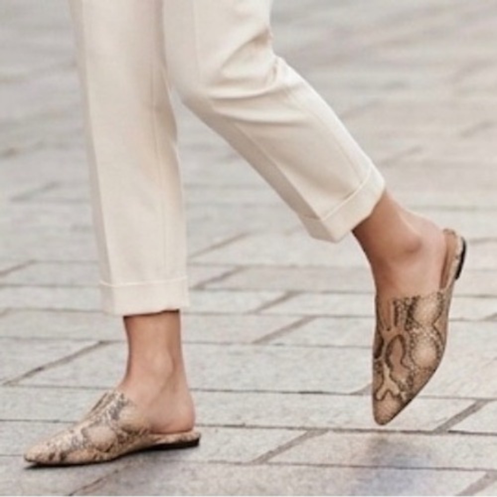 PAIGE Alia Tan Brown Snakeskin Embossed Leather Pointed Toe V-Cut Mules 6.5